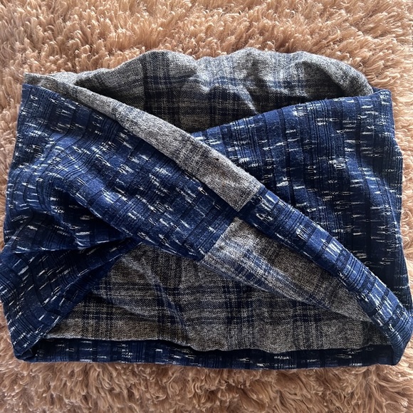 Beautiful Infinity Scarf - Picture 2 of 8